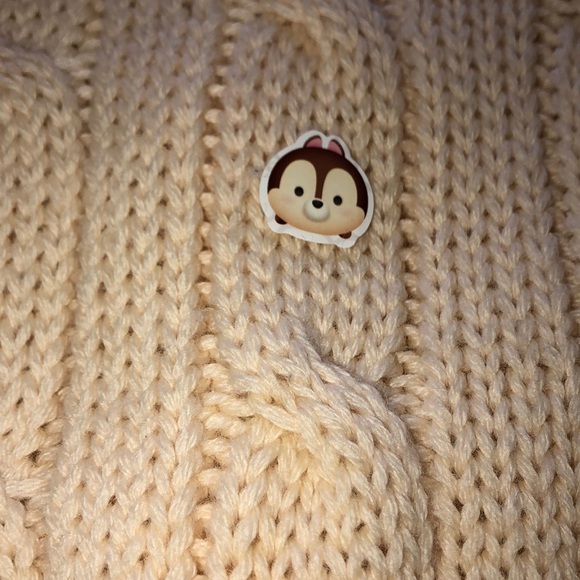 Walters Oxford Men’s Cream Wool V-neck Sweater - Picture 10 of 10